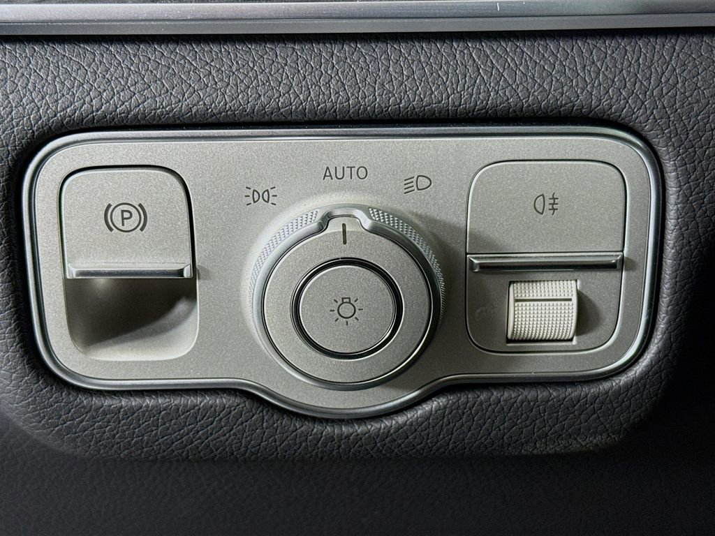 Used 2025 Mercedes-Benz GLE 450 GLE 450 w/ AMG Line Exterior image 10