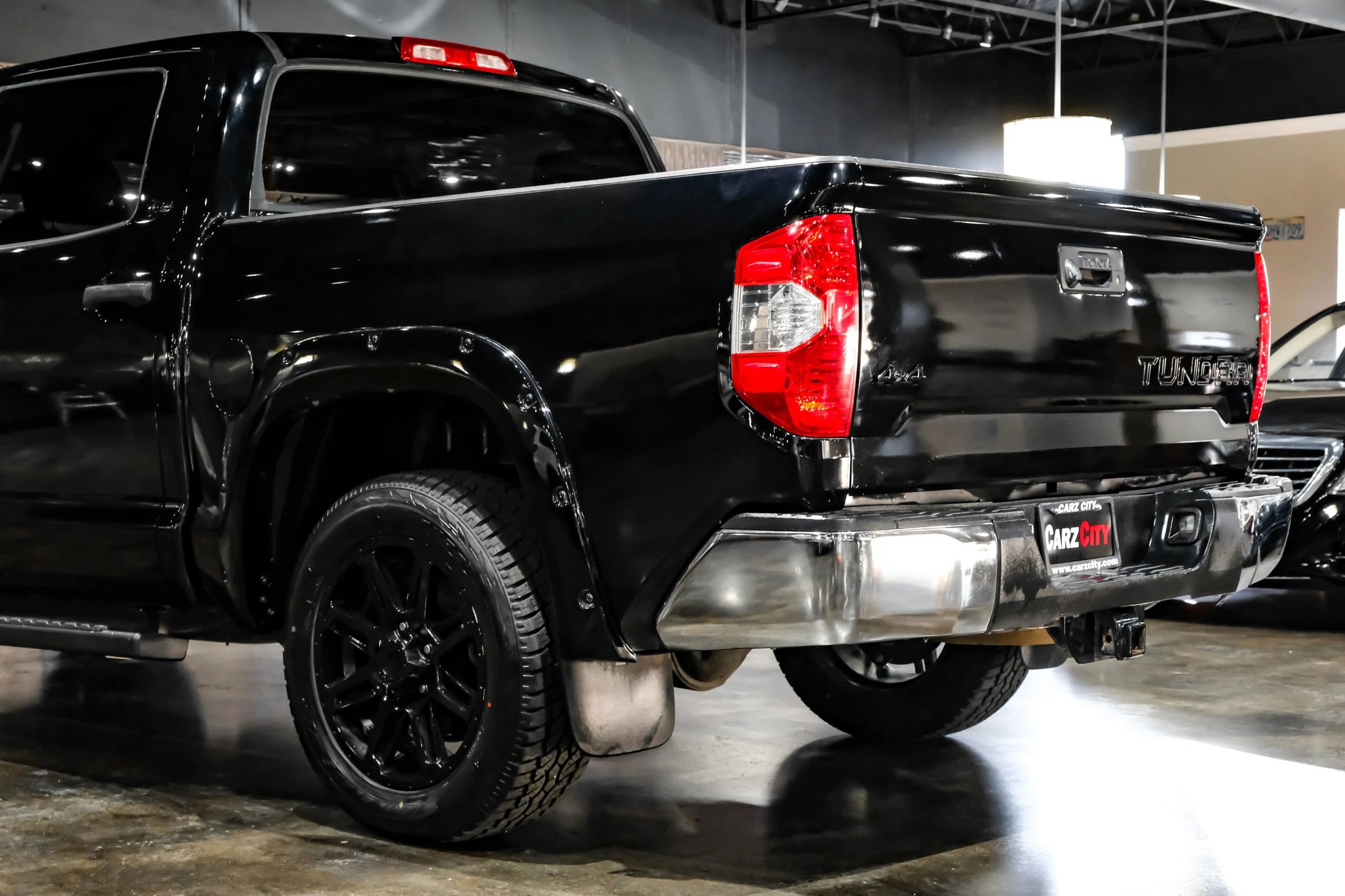 Used 2019 Toyota Tundra SR5 w/ SR5 Upgrade Package AWD/4WD image 17