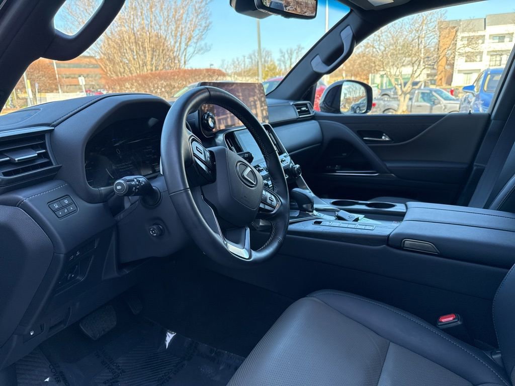 Certified 2025 Lexus LX 700h Overtrail image 15