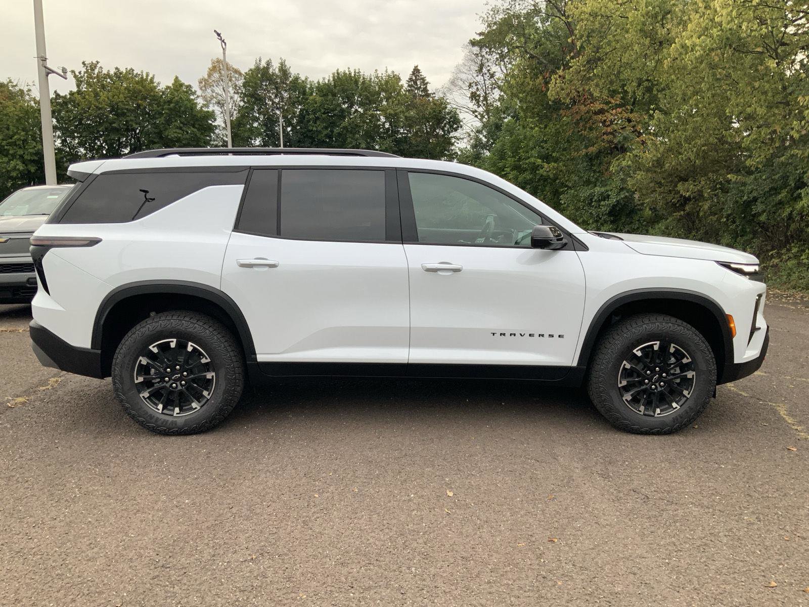 New 2026 Chevrolet Traverse Z71 w/ Driver Confidence Package image 8