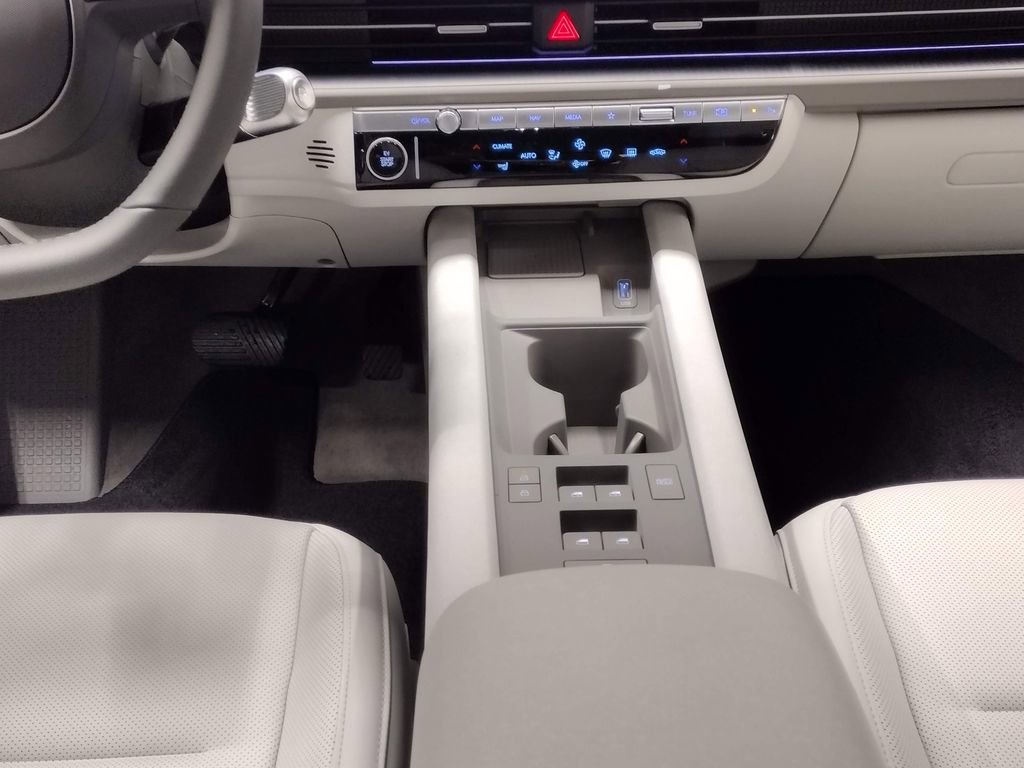 Certified 2025 Hyundai Ioniq 6 SEL image 35