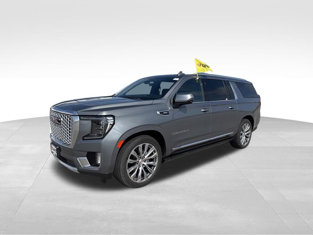 Used 2021 GMC Yukon XL Denali w/ Denali Ultimate Package AWD/4WD image 4