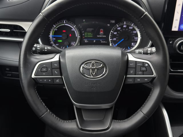 Used 2023 Toyota Highlander XLE AWD/4WD image 13
