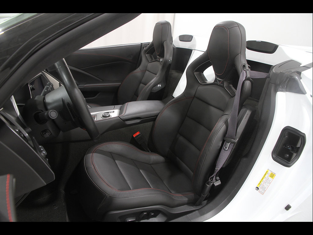 Used 2016 Chevrolet Corvette Stingray Convertible w/ 3LT Preferred Equipment Group RWD image 7