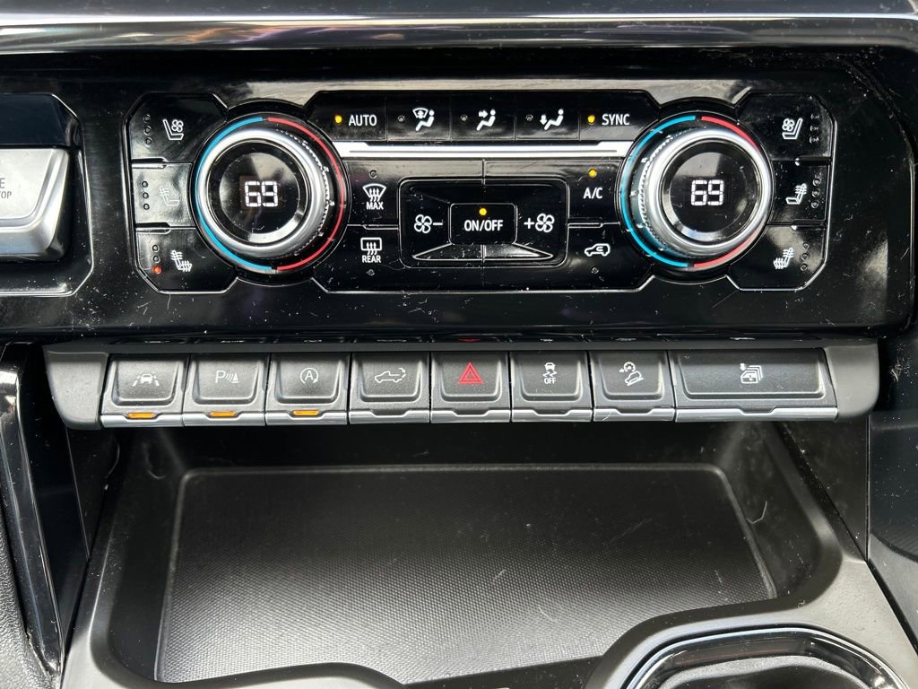 Used 2023 GMC Sierra 1500 AT4 w/ AT4 Premium Package image 32