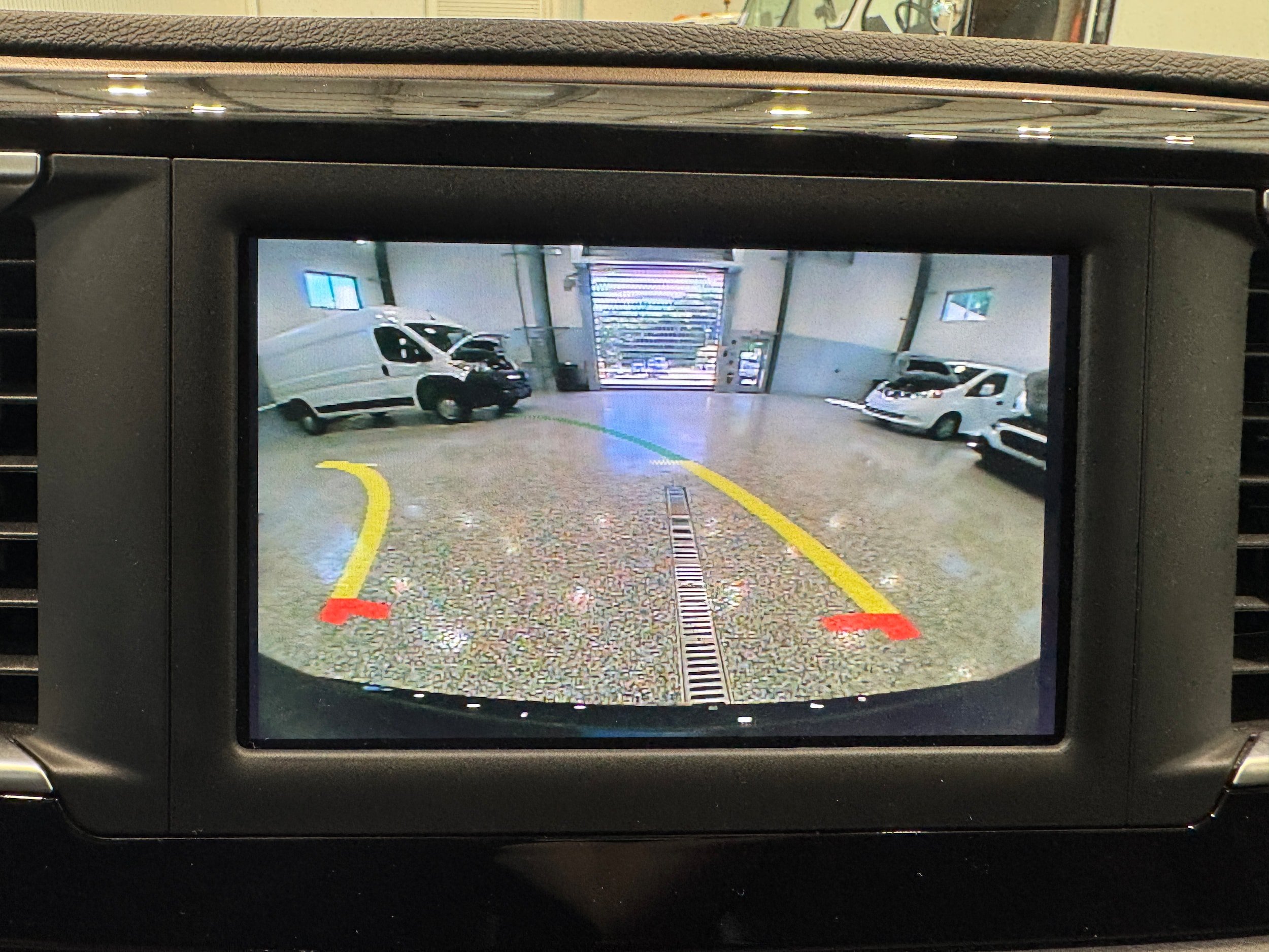 Used 2022 Chrysler Voyager LX FWD image 22