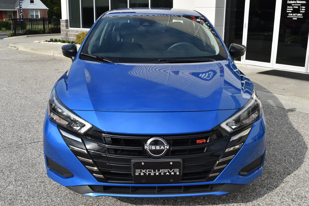 Used 2024 Nissan Versa SR FWD image 3
