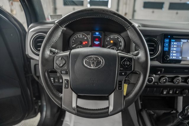 Used 2019 Toyota Tacoma TRD Off-Road image 31