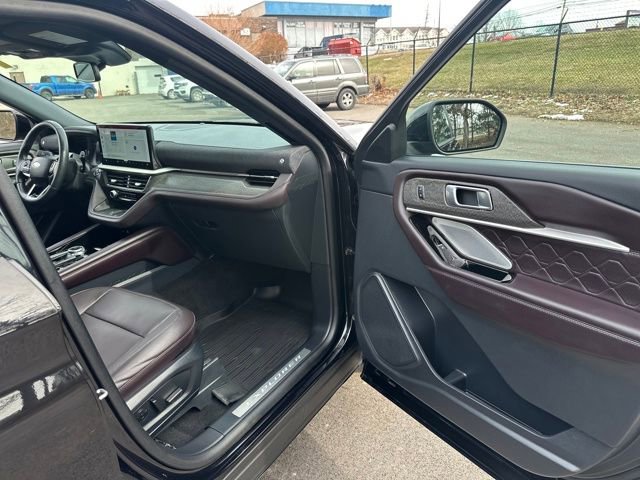 Used 2025 Ford Explorer Platinum w/ Ultimate Package image 24