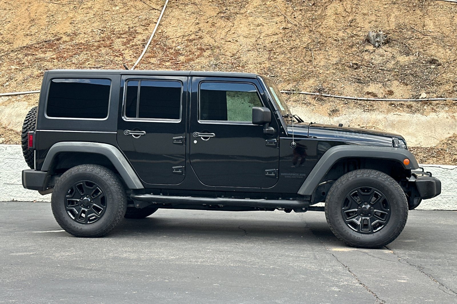Used 2014 Jeep Wrangler Unlimited Sport image 3
