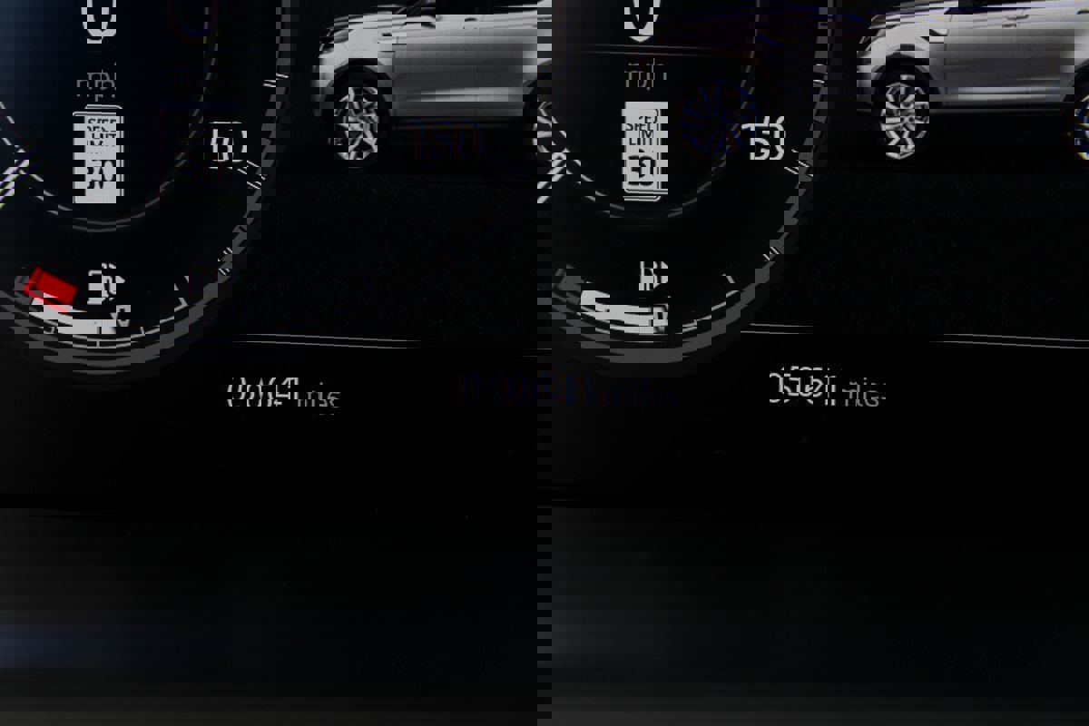 Used 2019 Land Rover Discovery HSE image 32