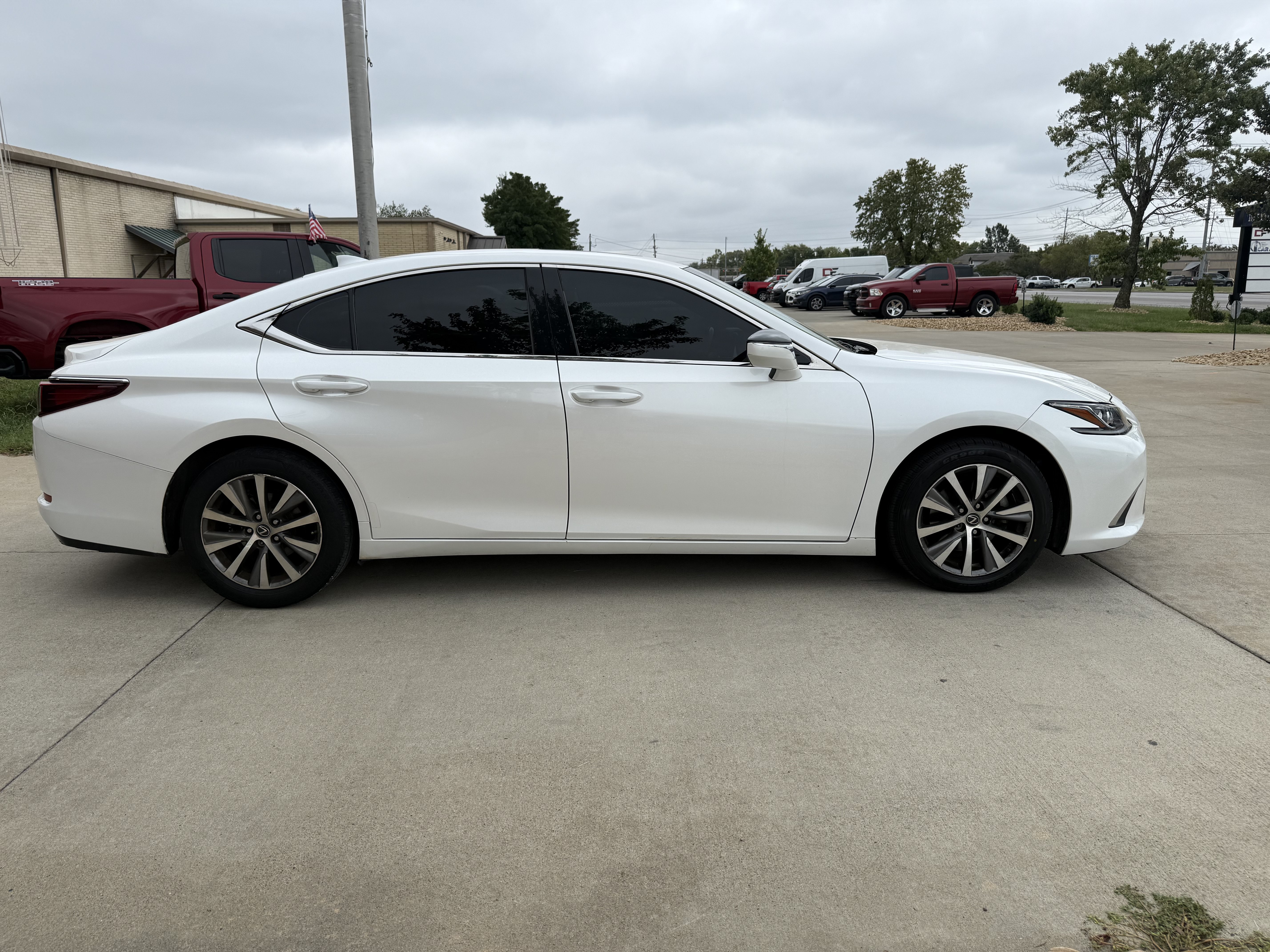 Used 2019 Lexus ES 350 w/ Accessory Package 2 FWD image 8