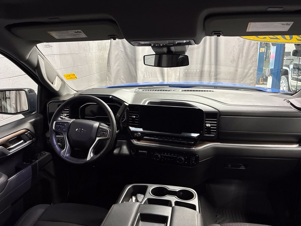 Used 2025 Chevrolet Silverado 1500 RST AWD/4WD image 11