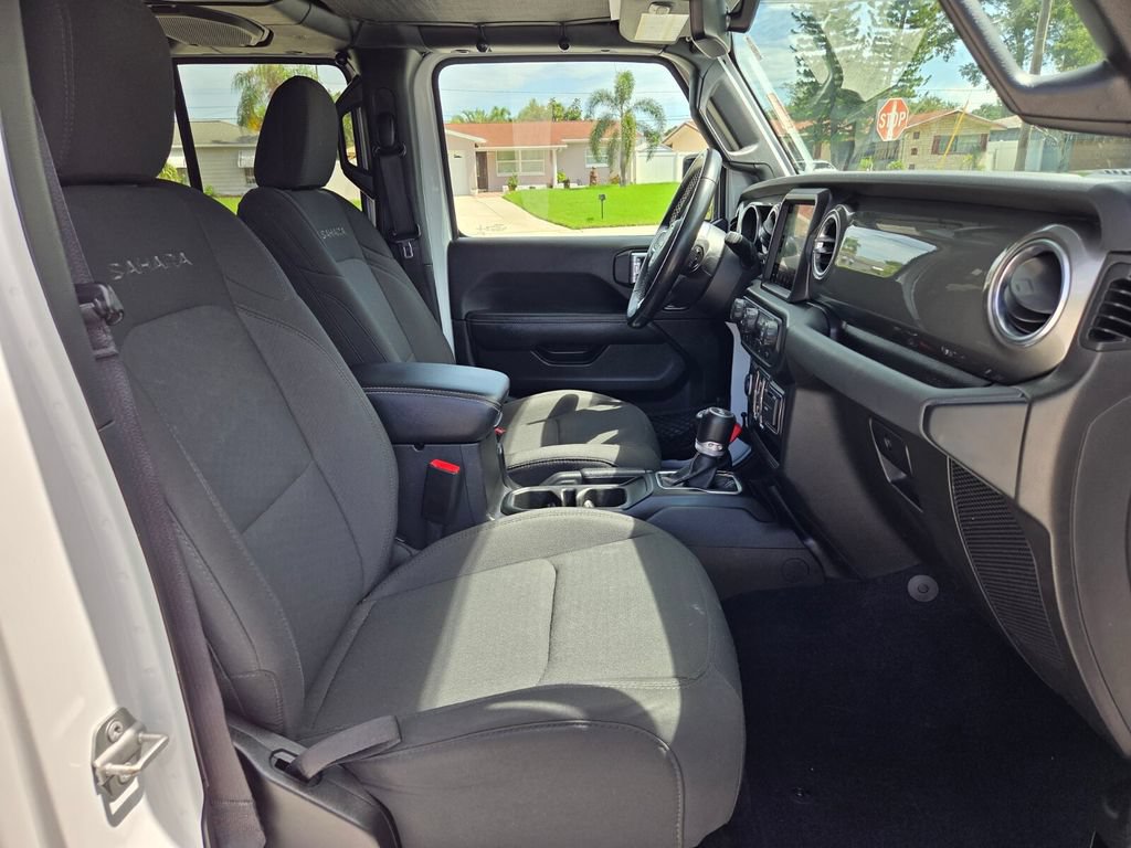Certified 2022 Jeep Wrangler Unlimited Sahara AWD/4WD image 18