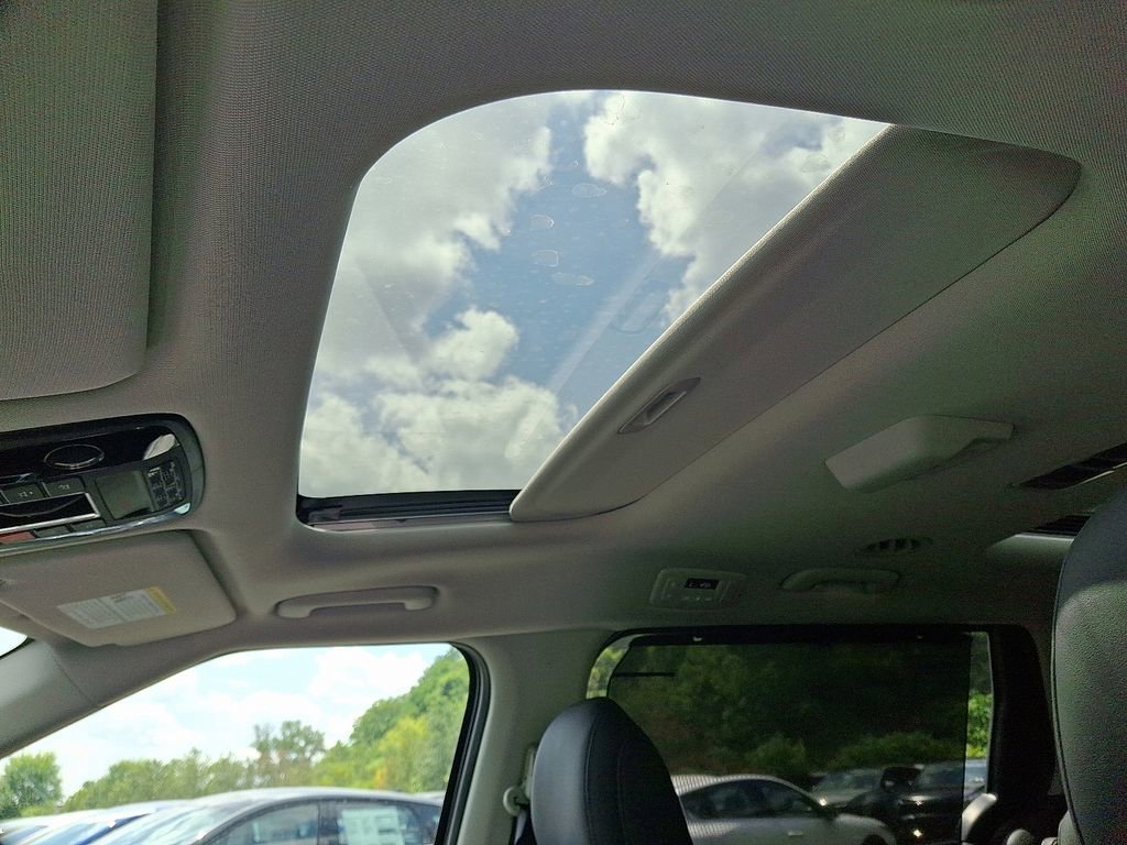 New 2026 Kia Carnival SX w/ SX Dark Edition Package image 13