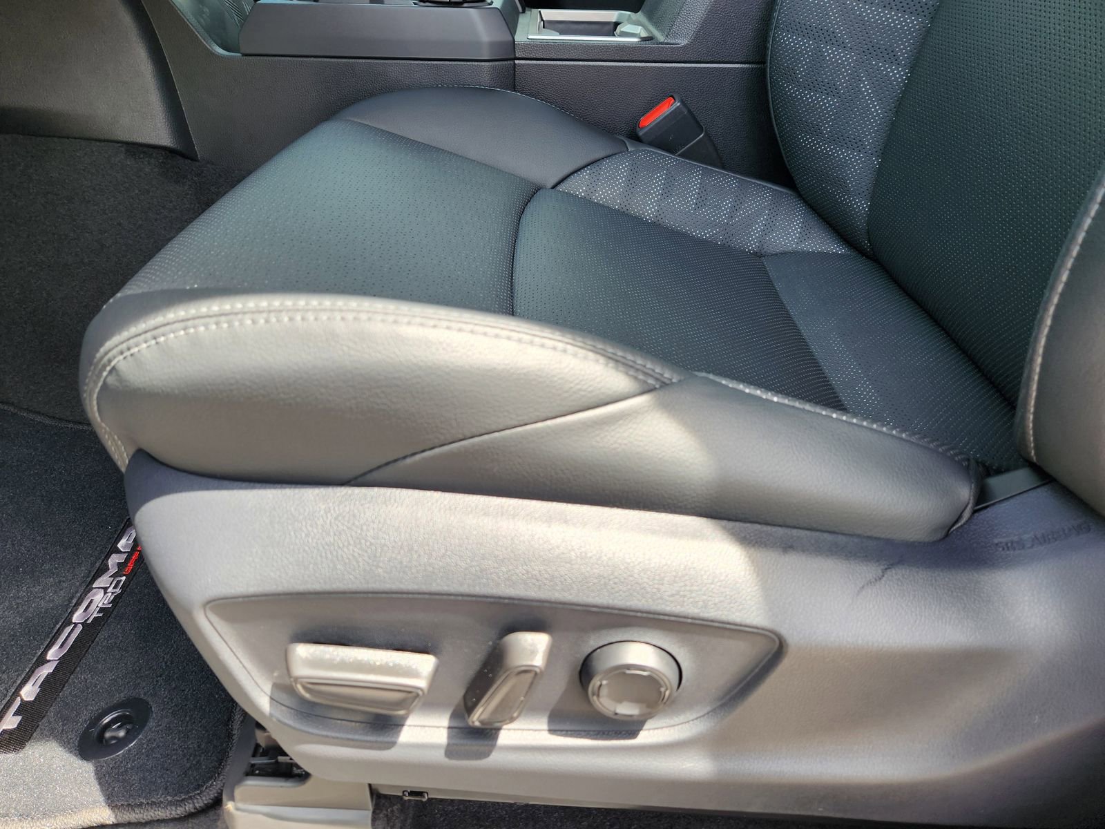 New 2025 Toyota Tacoma TRD Off-Road w/ TRD Off Road Premium Package image 20
