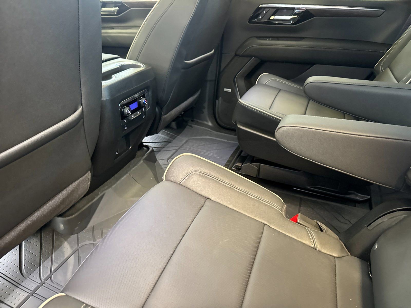 New 2026 Chevrolet Tahoe Premier w/ Sun And Tow Package AWD/4WD image 12