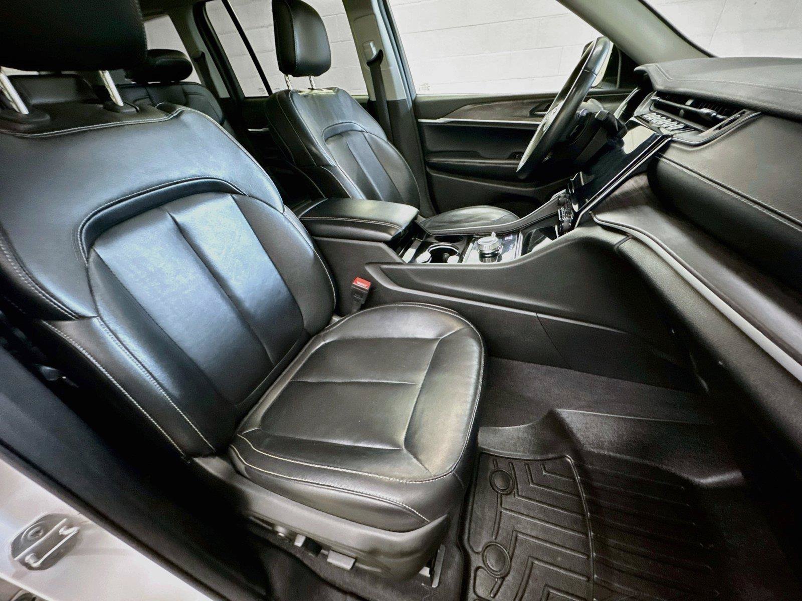 Used 2022 Jeep Grand Cherokee Limited AWD/4WD image 27
