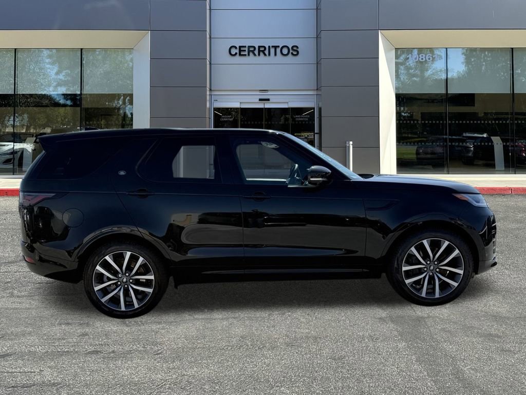 New 2025 Land Rover Discovery Dynamic SE AWD/4WD image 4