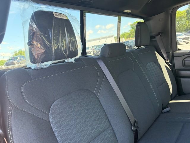 New 2026 RAM 1500 Express AWD/4WD image 28