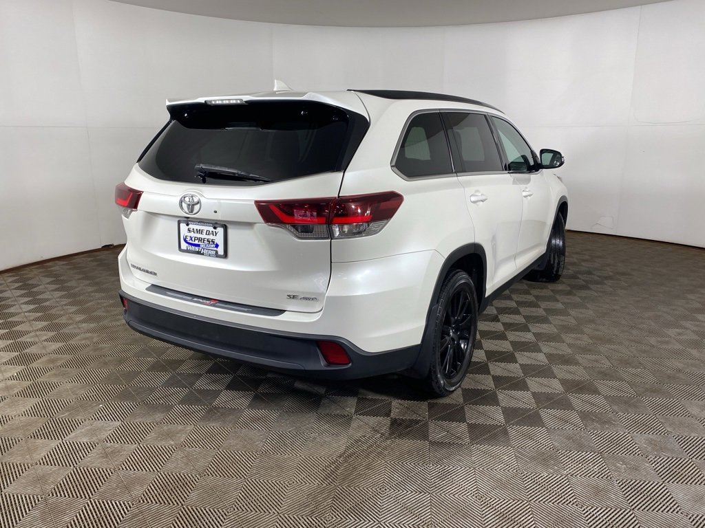 Used 2019 Toyota Highlander SE image 9