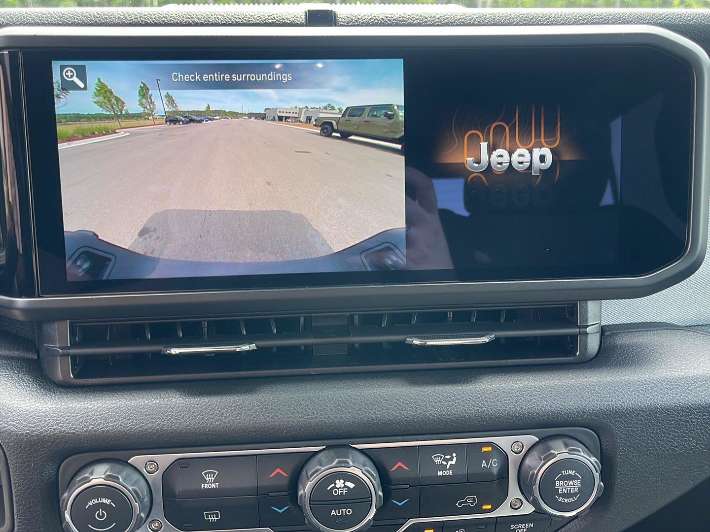 New 2026 Jeep Gladiator Sport AWD/4WD image 19