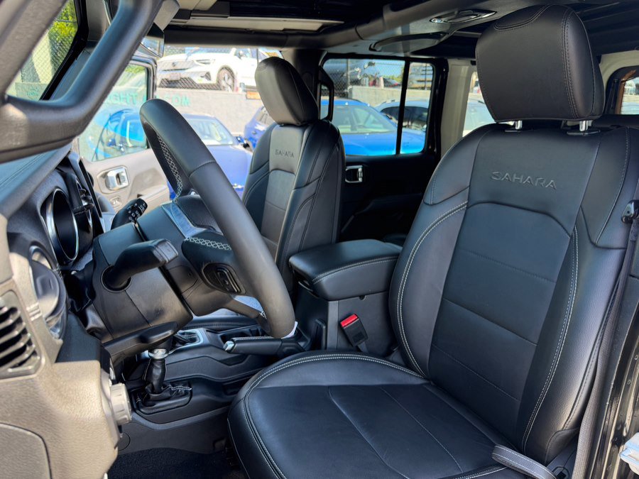 Used 2023 Jeep Wrangler Unlimited Sahara AWD/4WD image 20