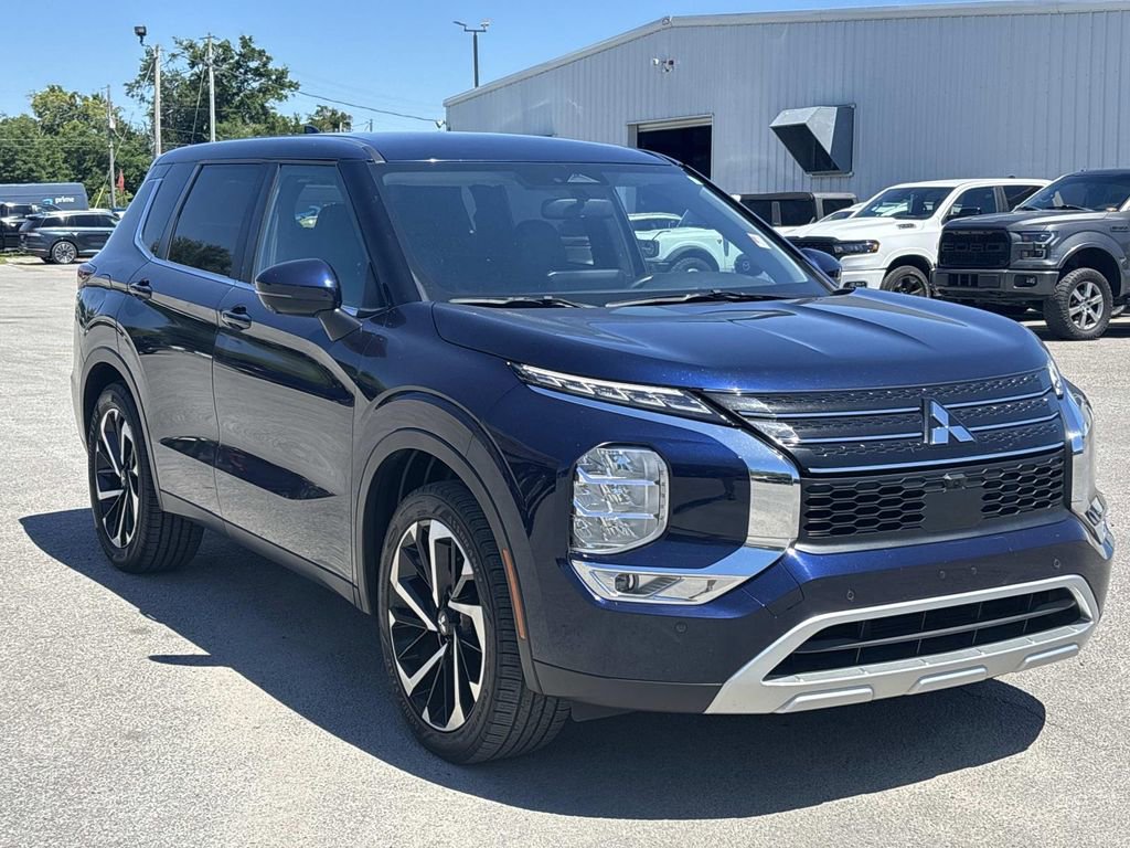 Used 2024 Mitsubishi Outlander FWD image 7