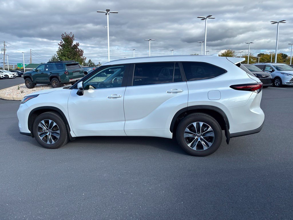 Certified 2026 Toyota Highlander XLE AWD/4WD image 14