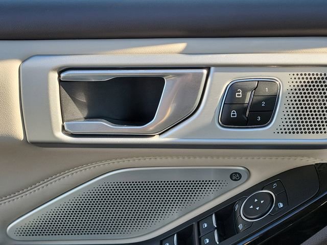 Used 2023 Ford Explorer Platinum w/ Technology Package image 30