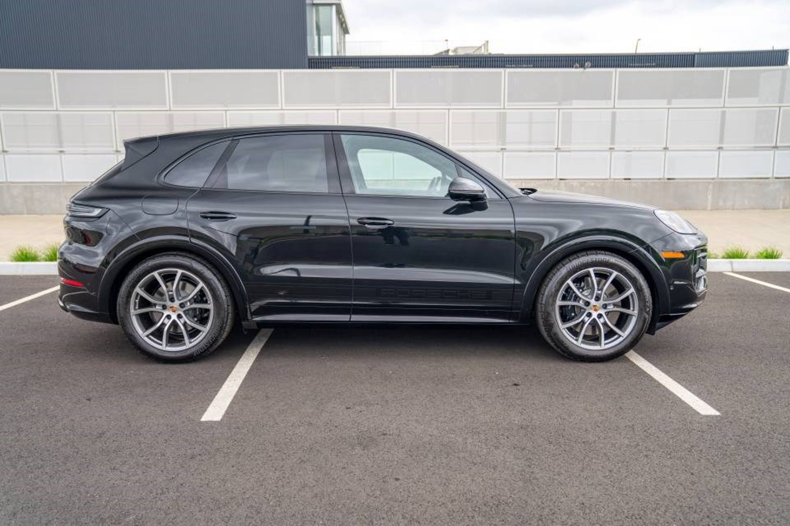 New 2026 Porsche Cayenne GTS AWD/4WD image 8