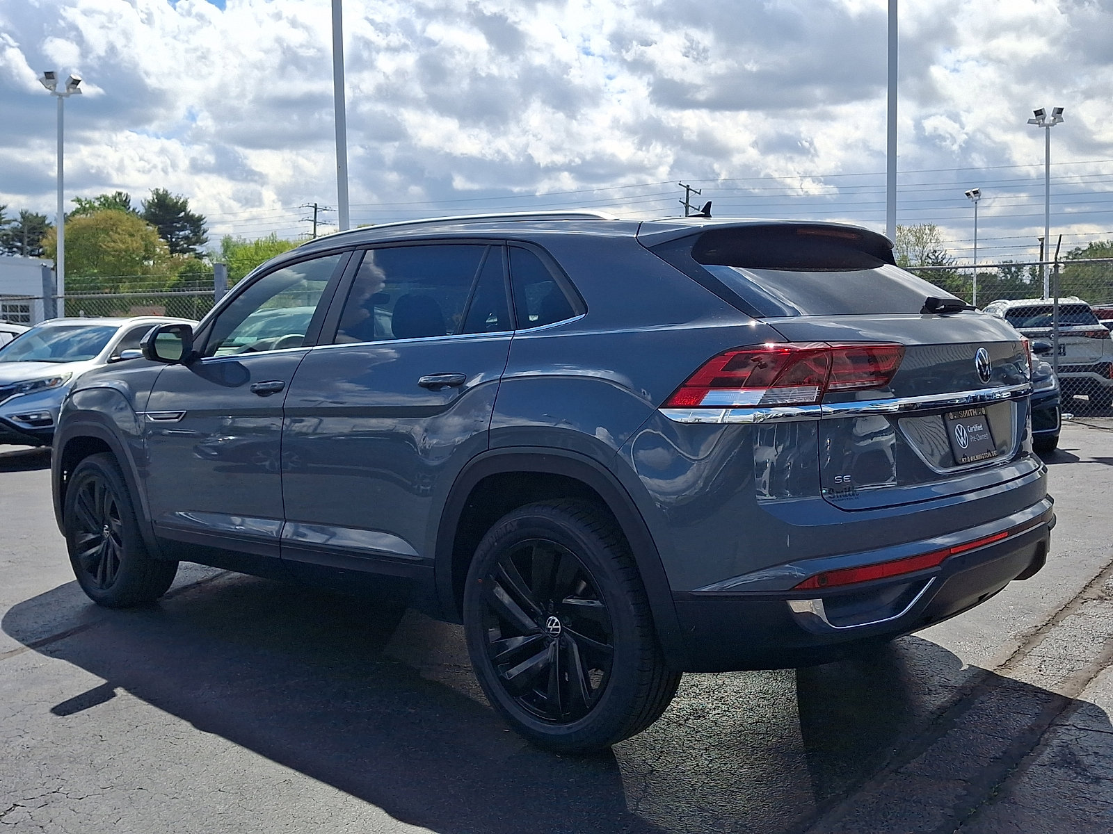 Certified 2022 Volkswagen Atlas Cross Sport SE w/ Panoramic Sunroof Package image 4