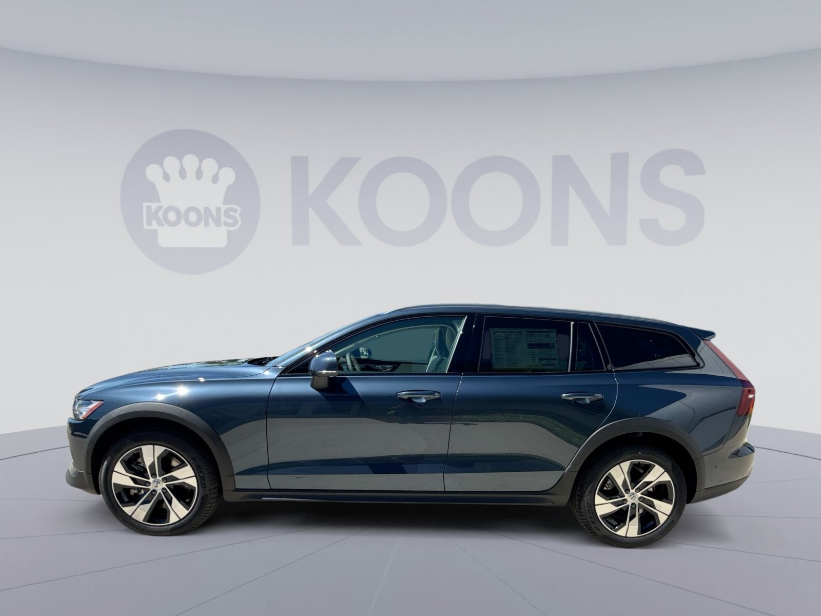 New 2026 Volvo V60 B5 Cross Country Plus w/ Climate Package AWD/4WD image 2