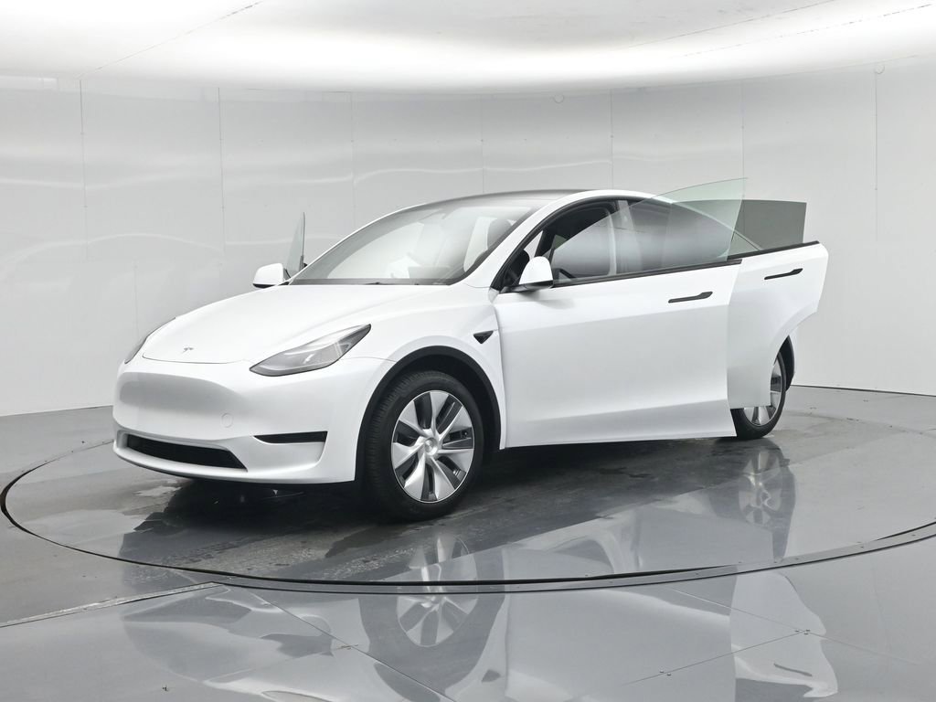 Used 2024 Tesla Model Y Long Range image 27
