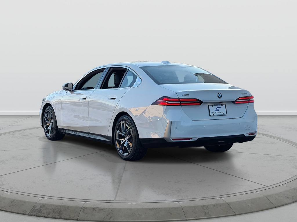 Used 2026 BMW 530i xDrive AWD/4WD image 7