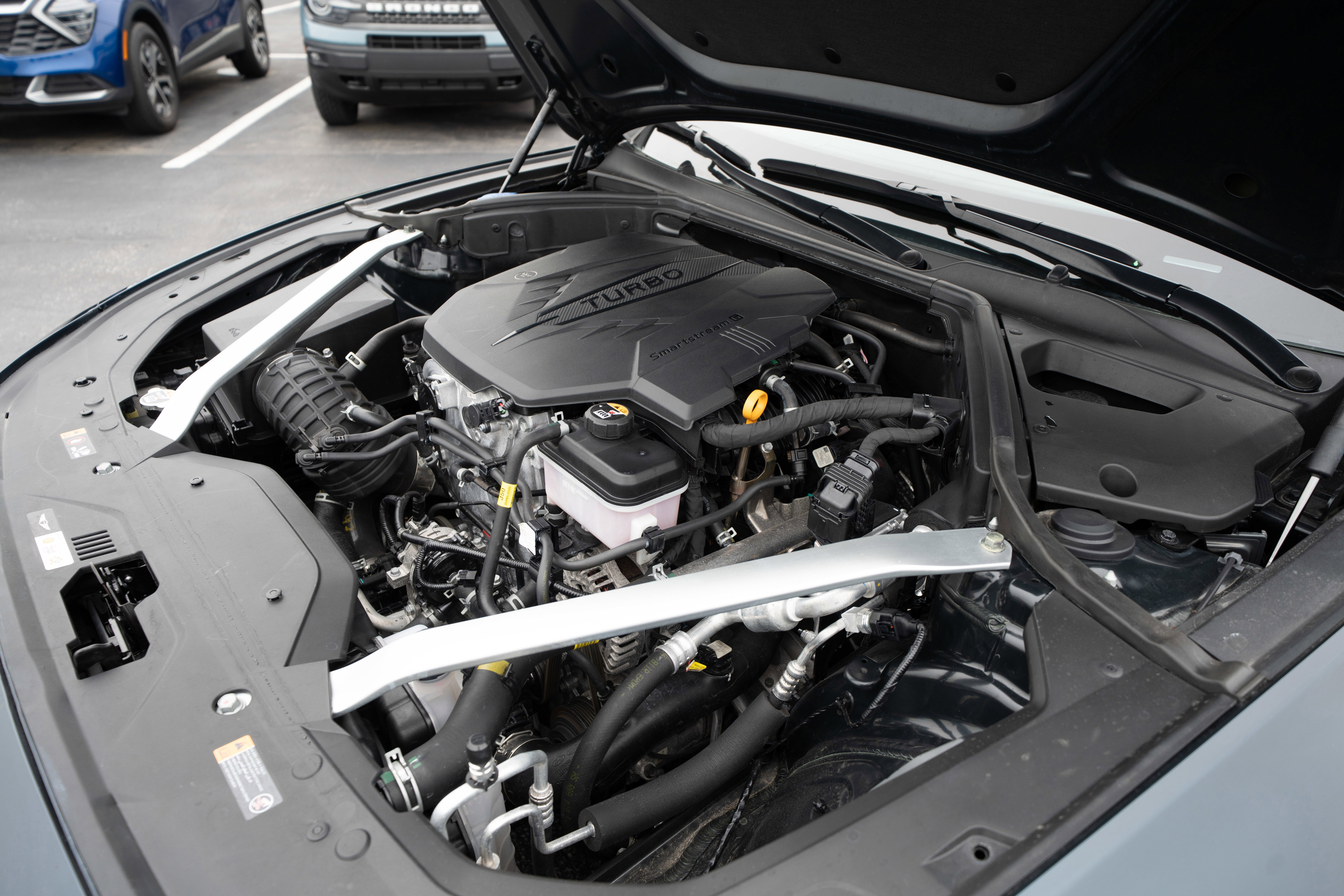 Used 2025 Genesis G70 2.5T RWD image 32