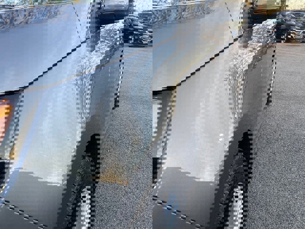 Used 2024 Ford Edge SEL image 5