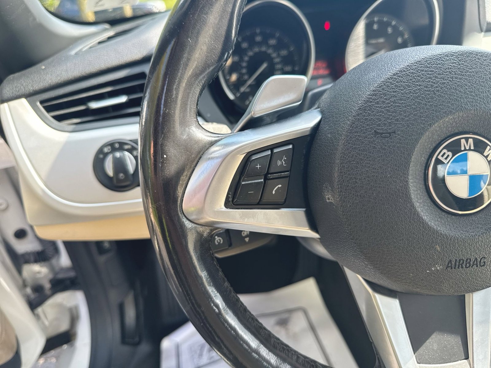 Used 2009 BMW Z4 sDrive30i RWD image 14