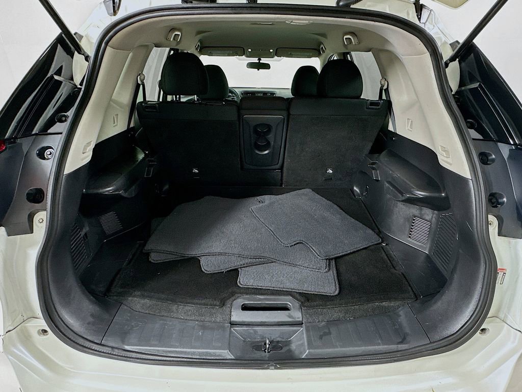 Used 2017 Nissan Rogue SV w/ Midnight Edition FWD image 25