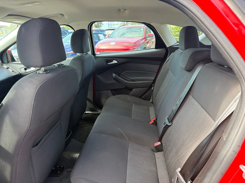 Used 2015 Ford Focus SE FWD image 18