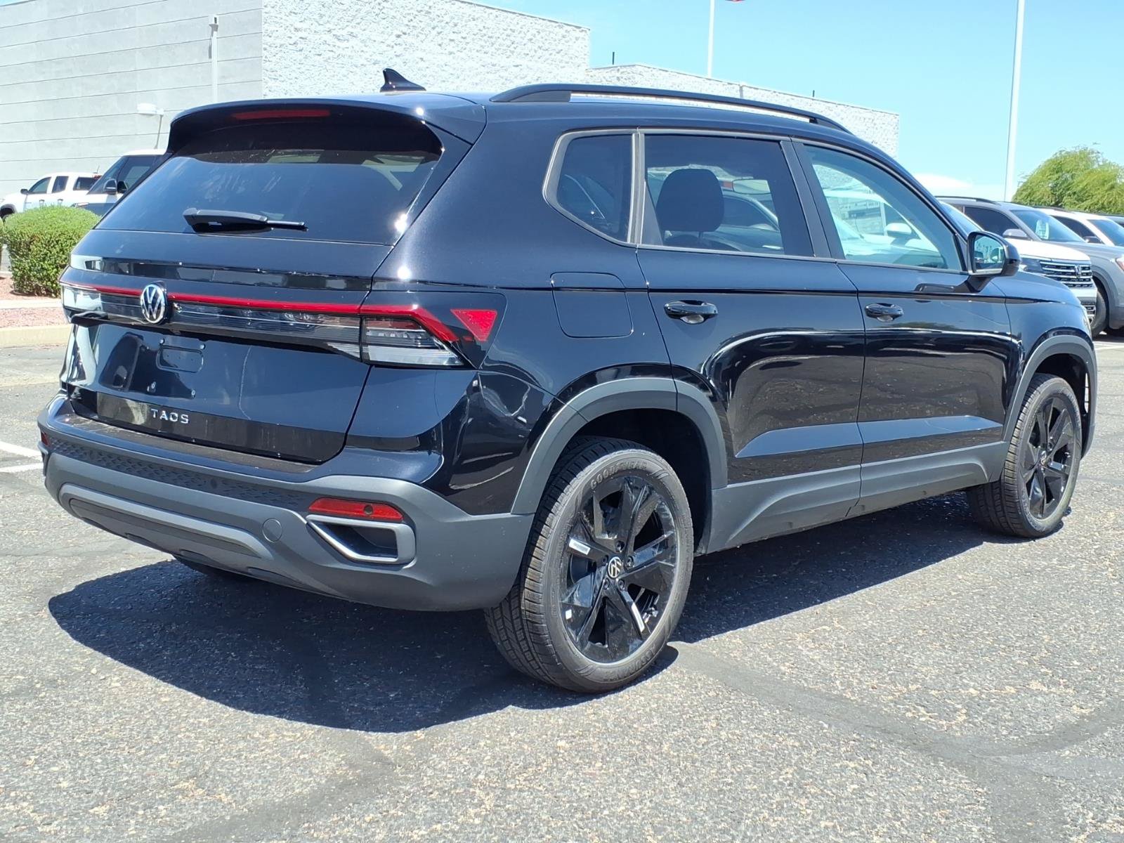 New 2026 Volkswagen Taos SE FWD image 6