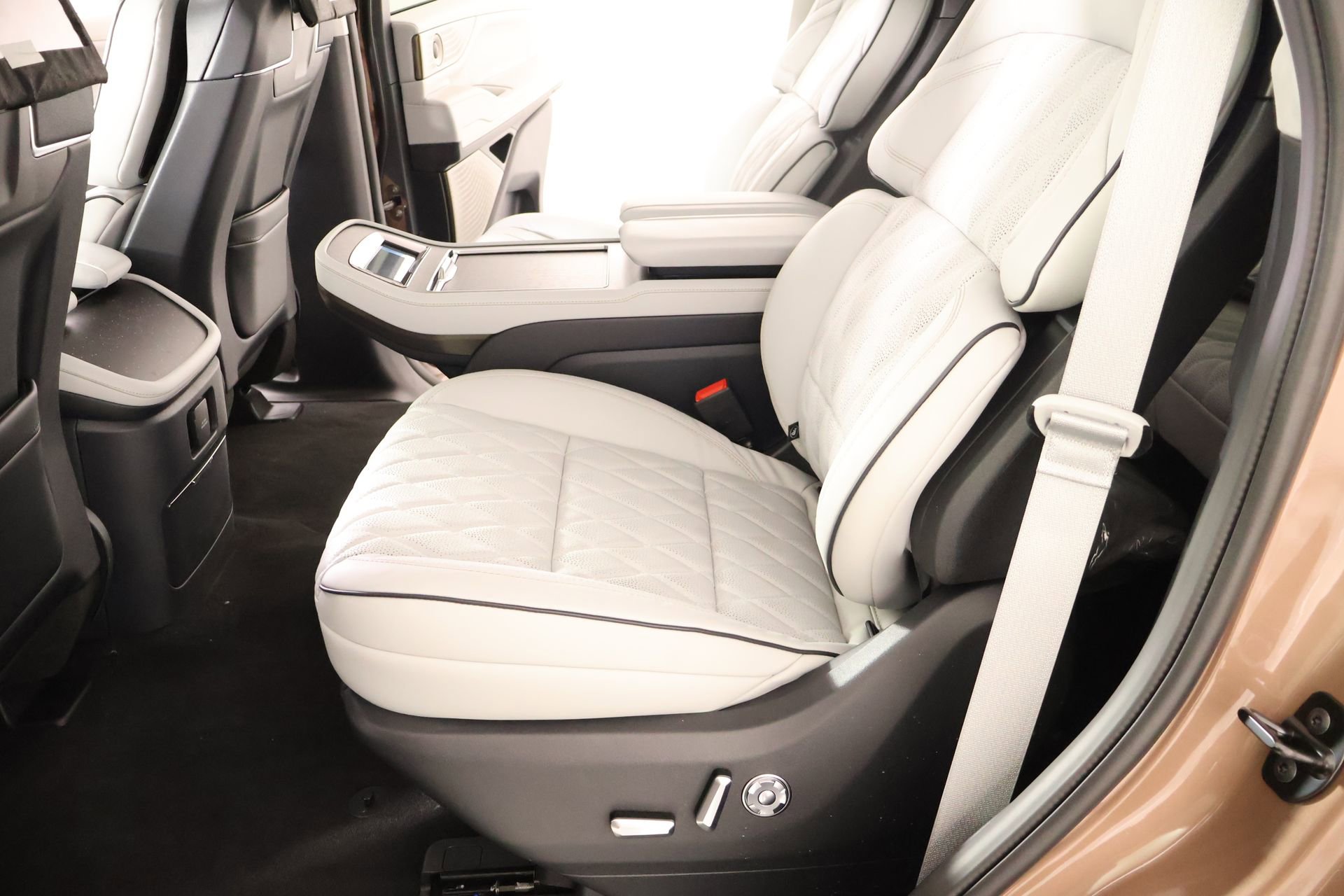 New 2026 Lincoln Navigator Black Label AWD/4WD image 13