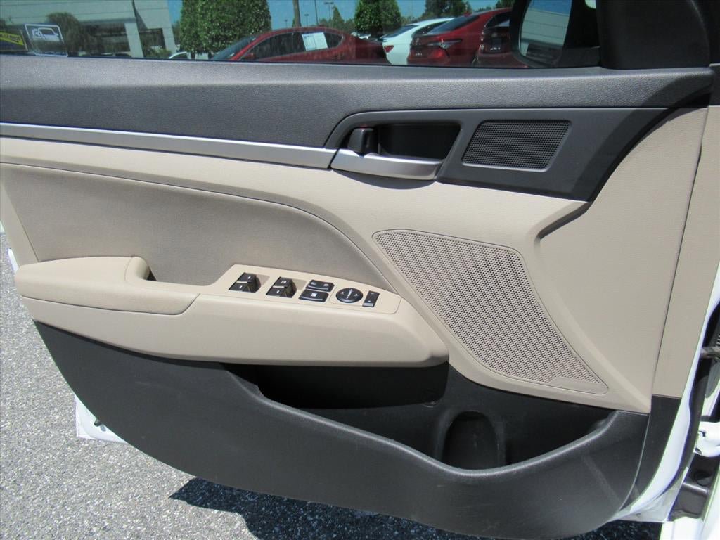 Used 2020 Hyundai Elantra SEL FWD image 19