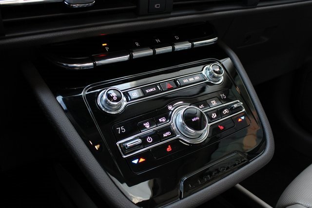 Used 2020 Lincoln Corsair Reserve image 19