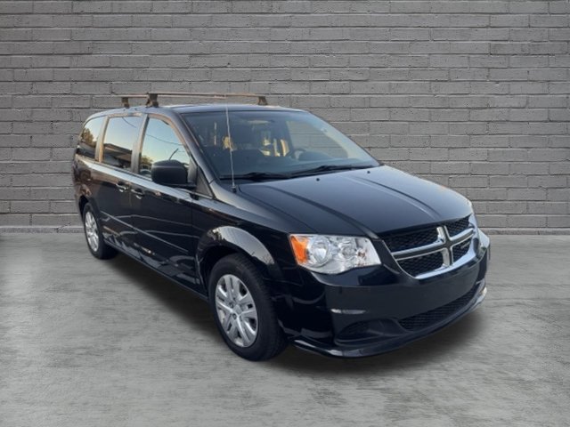 Used 2016 Dodge Grand Caravan SE w/ Quick Order Package 29E SE FWD image 2