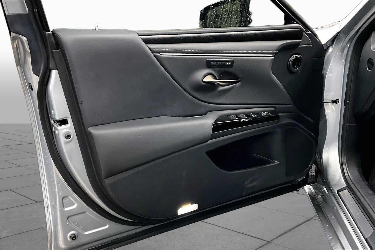 Used 2024 Lexus ES 350 w/ Premium Package FWD image 22
