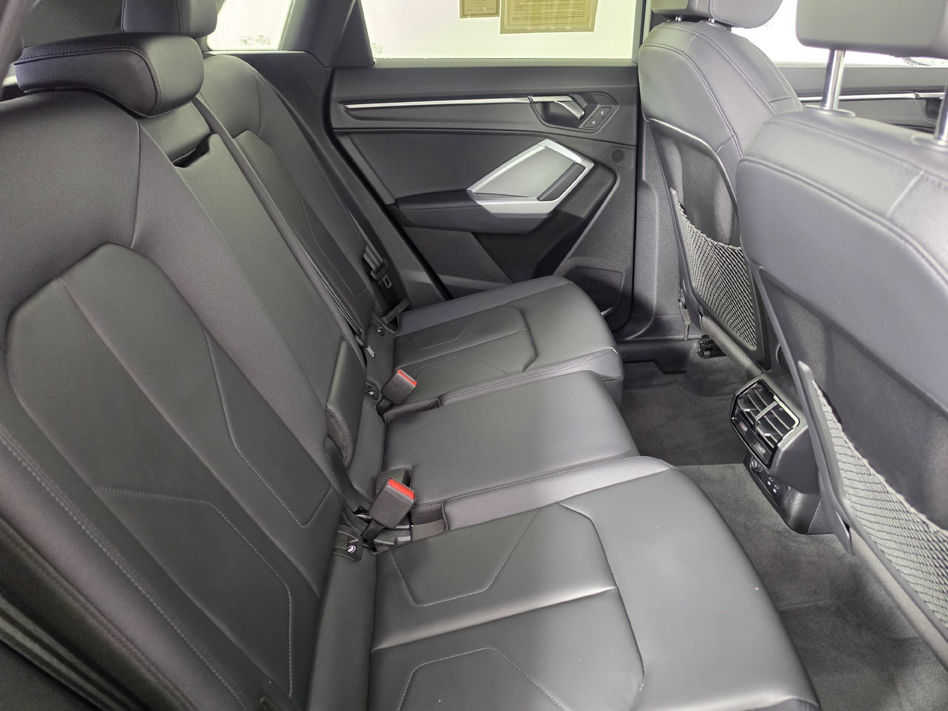 Used 2025 Audi Q3 2.0T Premium w/ Convenience Package AWD/4WD image 30