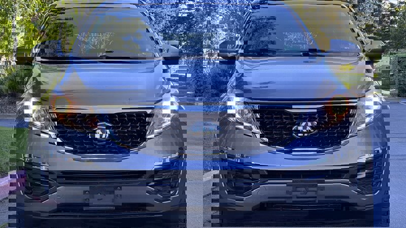 Used 2016 Kia Sportage EX image 2