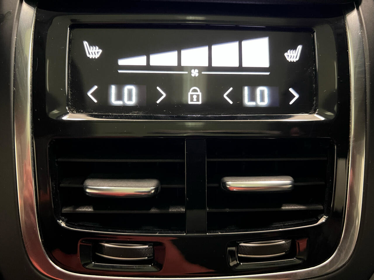 Used 2022 Volvo XC90 T6 Inscription w/ Advanced Package image 33