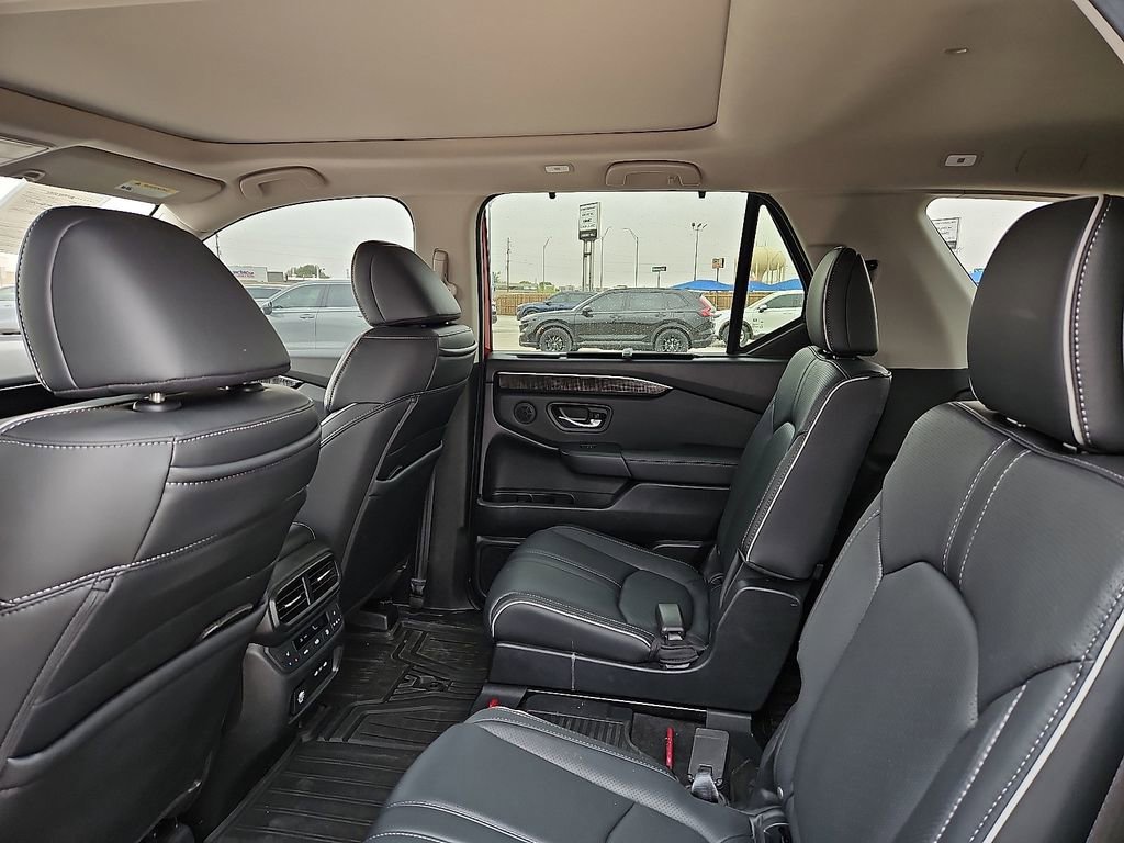 Used 2025 Honda Pilot Elite image 15